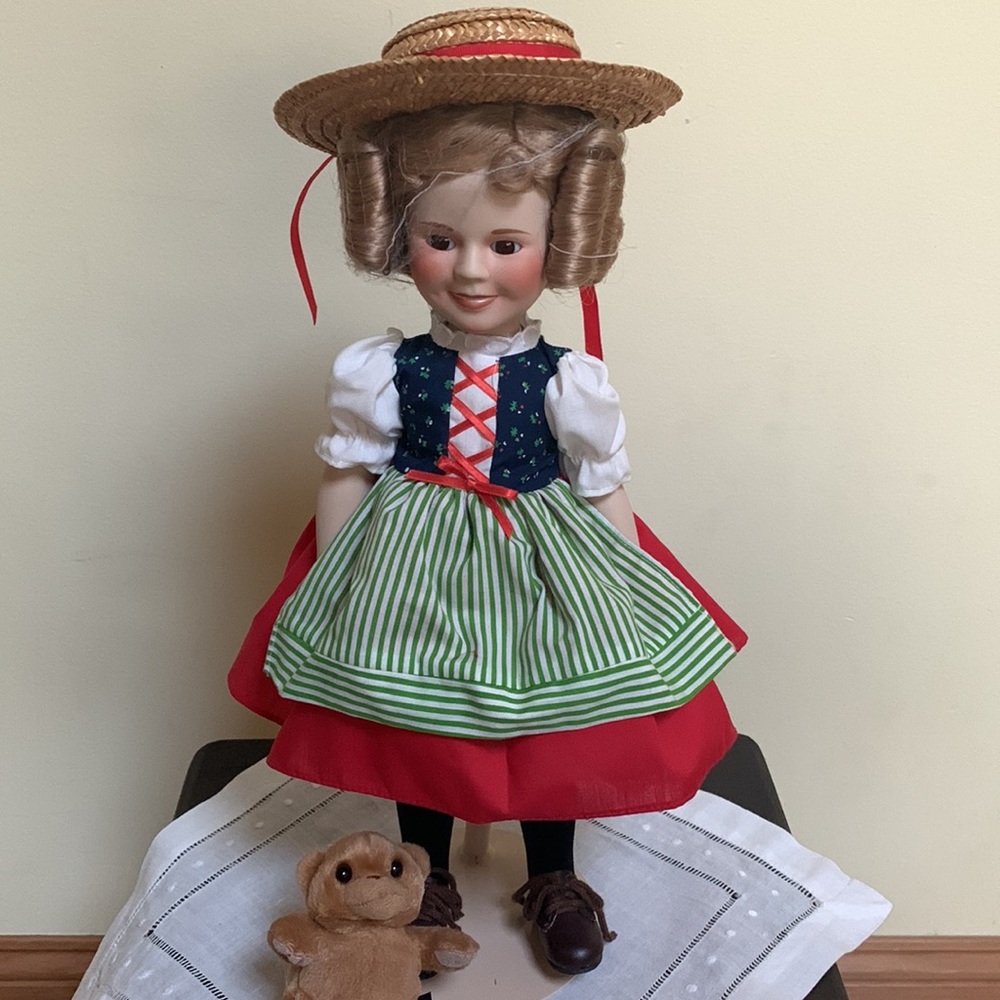 Shirley Temple porcelain dolls of the silver screen: Heidi. Box & stand. EUC
